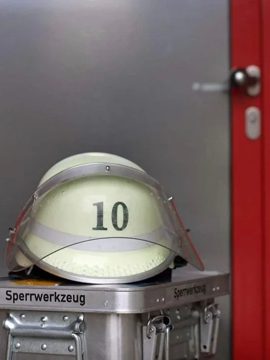 Werkzeug der Feuerwehr für Türöffnungen